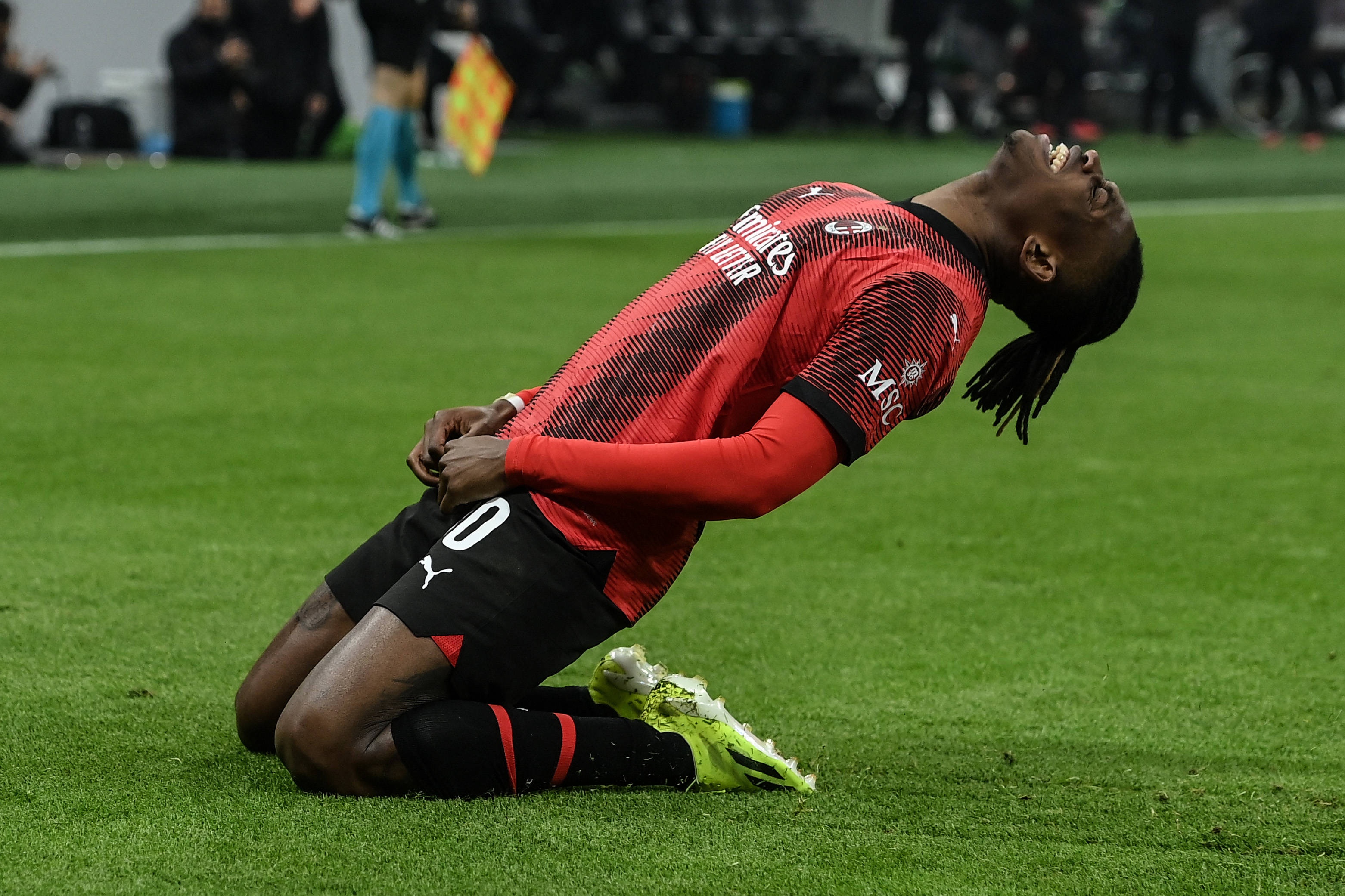 乐鱼体育中国官网-意甲比赛再掀风波，引发球迷关注