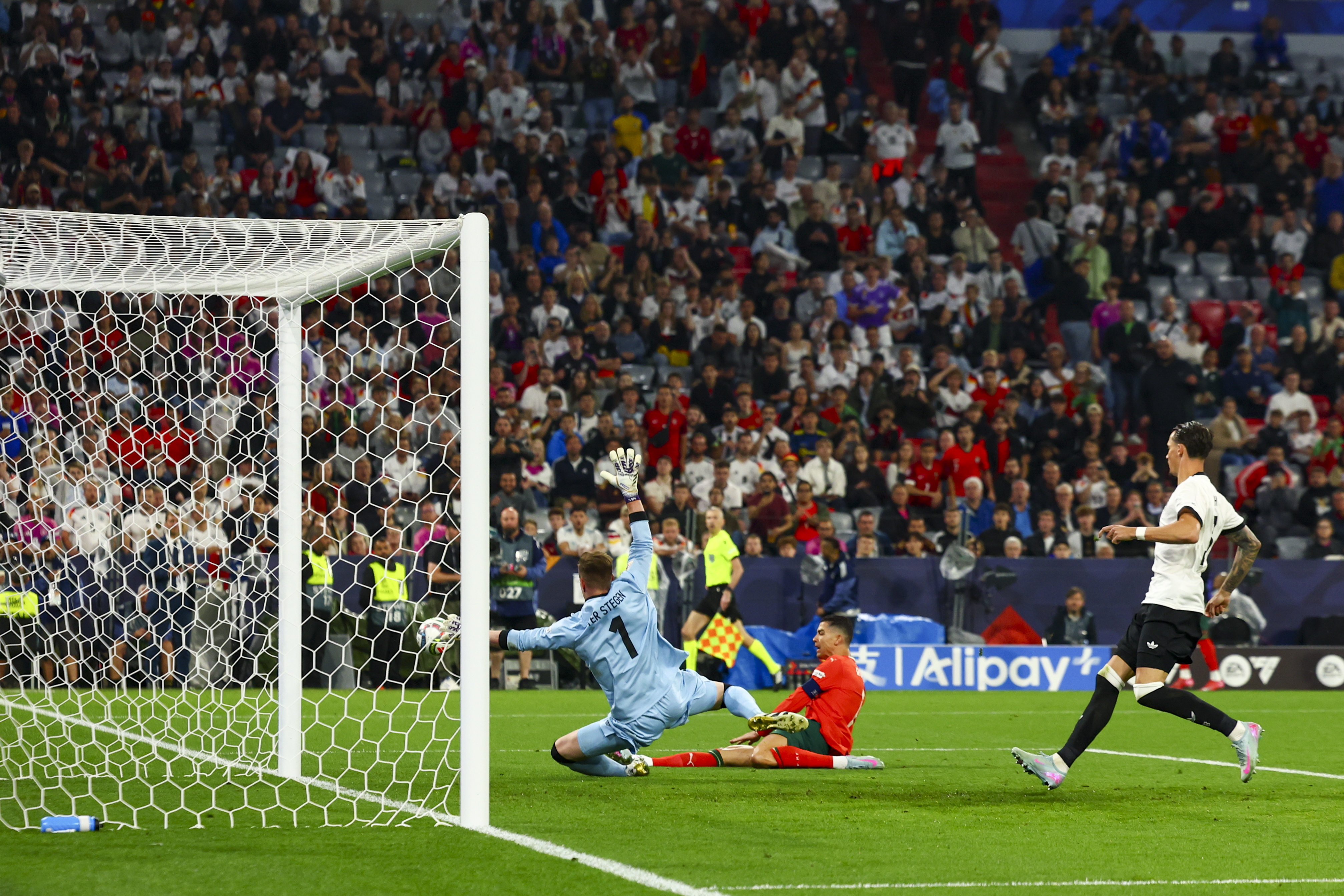 欧洲足球赛事即将开打，各队紧急备战揭幕