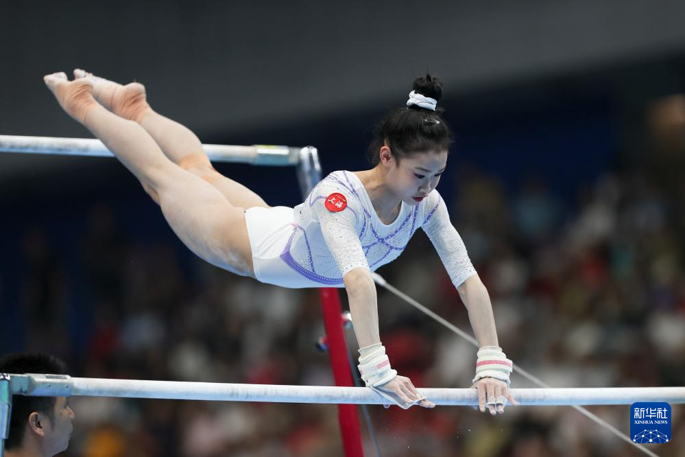 乐鱼体育app下载地址-体操女子团体决赛选手舞姿优美