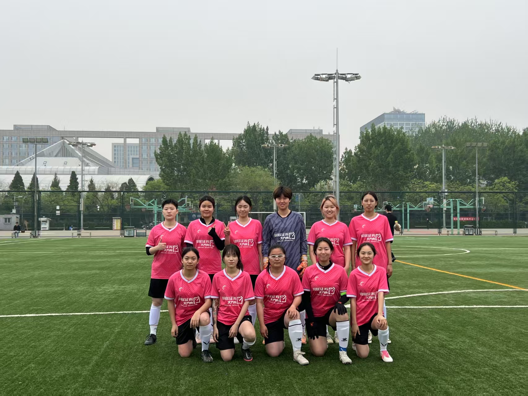 关于体能出众：女子足球队员体能训练成效显著的信息