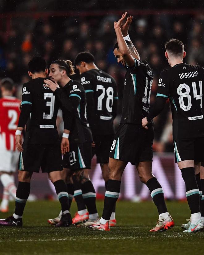 国际米兰豪取客场胜利,卫冕冠军尤文携手晋级欧冠16强 国际米兰豪取客场胜利,卫冕冠军尤文携手晋级欧冠16强