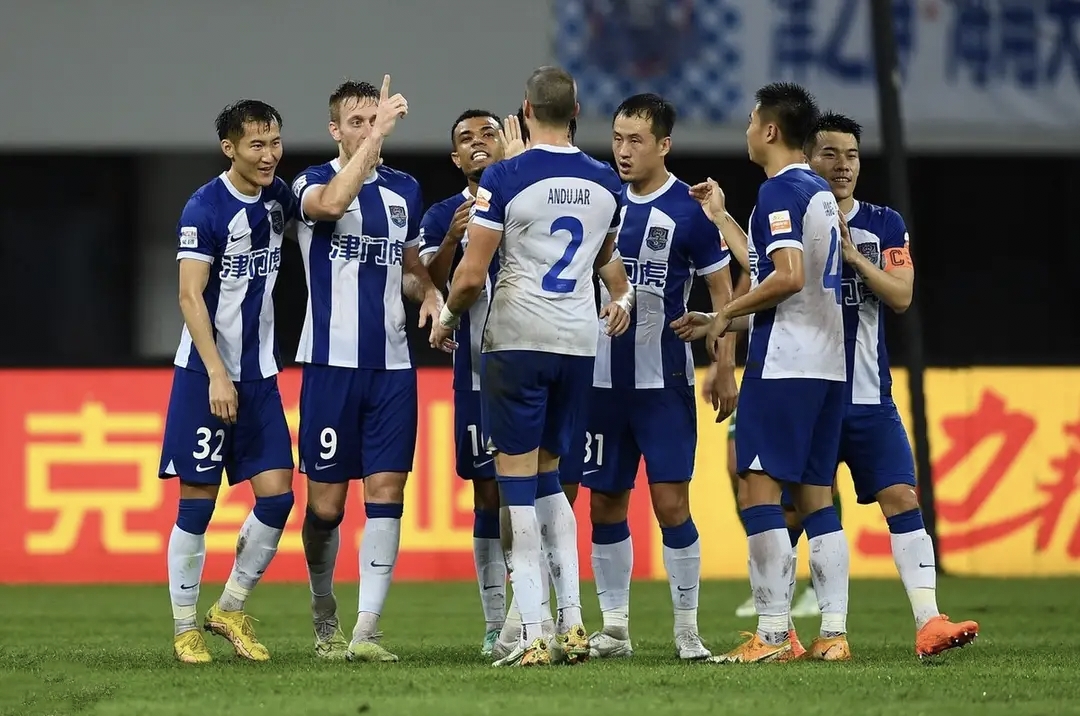 北约阵容缺兵少将,遭遇连败困扰 北约阵容缺兵少将,遭遇连败困扰