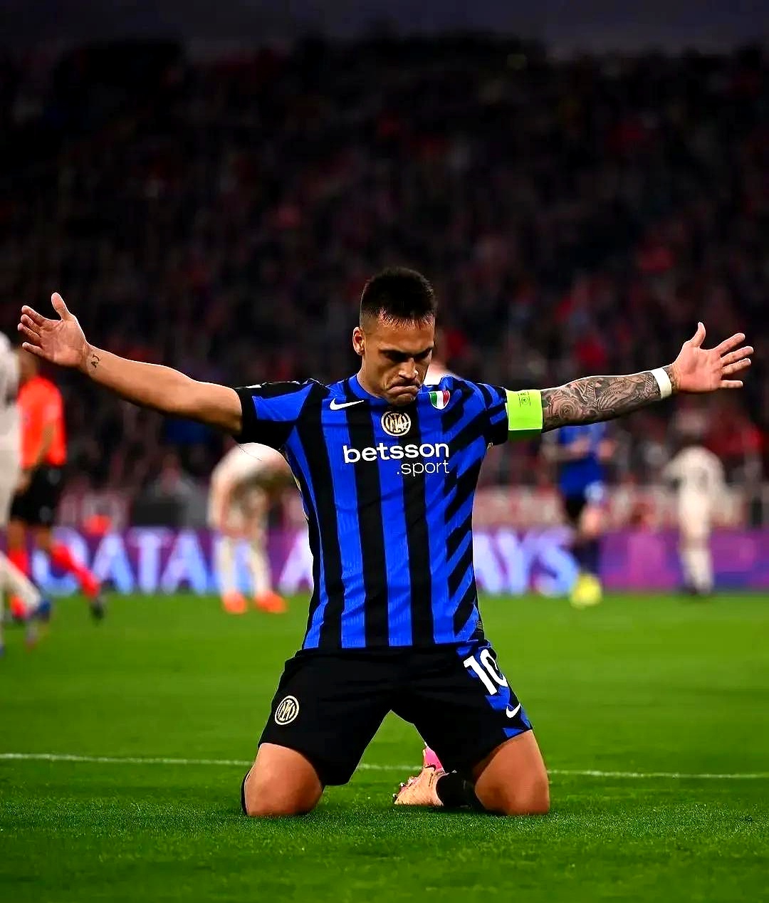 乐鱼体育馆-国际米兰客场逆转，击败维罗纳